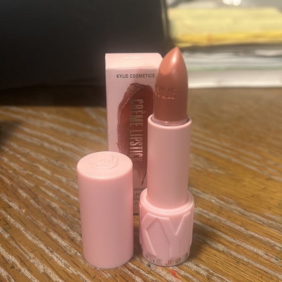KYLIE COSMETICS
Crème Lipstick 333 Not sorry, 2 number 112 - Picture 3 of 4